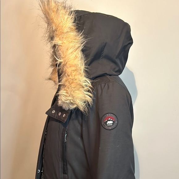 Ski Jacket with Faux Fur Hood and Insulation - Picture 6 of 17